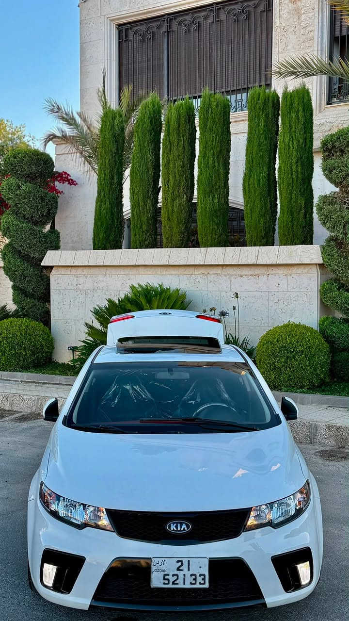 _‏بسم الله الرحمن الرحيم_
نبدأ بالصلاة على النبي

للتواصل : 0798745424 

السعر : 6400 

كيا فورتي 2011 GT فل كامل اعلا صنف

وارد كوري فل اوبشن 

فتحة بانوراما ثلاث حركات 

‏ماتور GDI 1600cc

ماتور مركب جديد كوري اصلي فل نظافة مع كفالة شهر مش ناقصها برغي السيارة بإذن الله 

مرخصة سنة

فحص : 

3 جيد ضربة على الرأس/ قصعات

بدون ملاحظات

ماتور : 60%

جير : جيد 

بككس ، اكسات : جيد

ميزات إضافية :

تدفئة مقاعد 

شاشة أندرويد ، 

كاميرا خلفية ، 

حساسات ،

 بطارية جديدة ، 

اربع جنوط جديدة . 

السيارة بحالة الوكالة .

السعر : 6400 دينار

للتواصل : 0798745424


**إذا كنت صاحب هذا الإعلان وتريد حذفه لأي سبب، رجاءا أرسل رسالة إلى الدعم الفني**