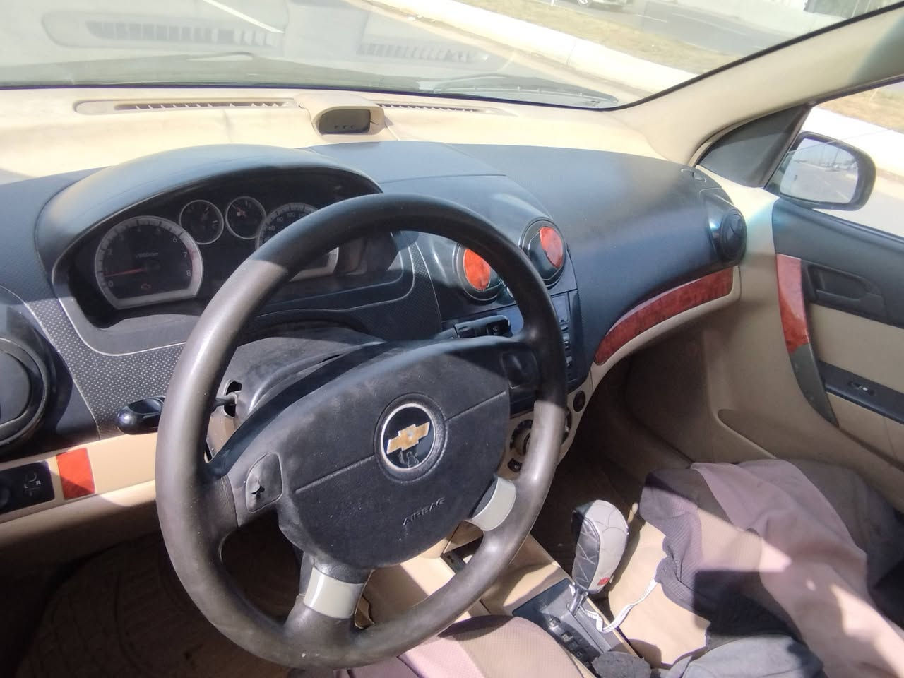 افيو 2009 بيه بارد قليل الجاملغ الوره جهة السايق.بسمي مداور ثاني يوم. ***********2 السعر ض57
