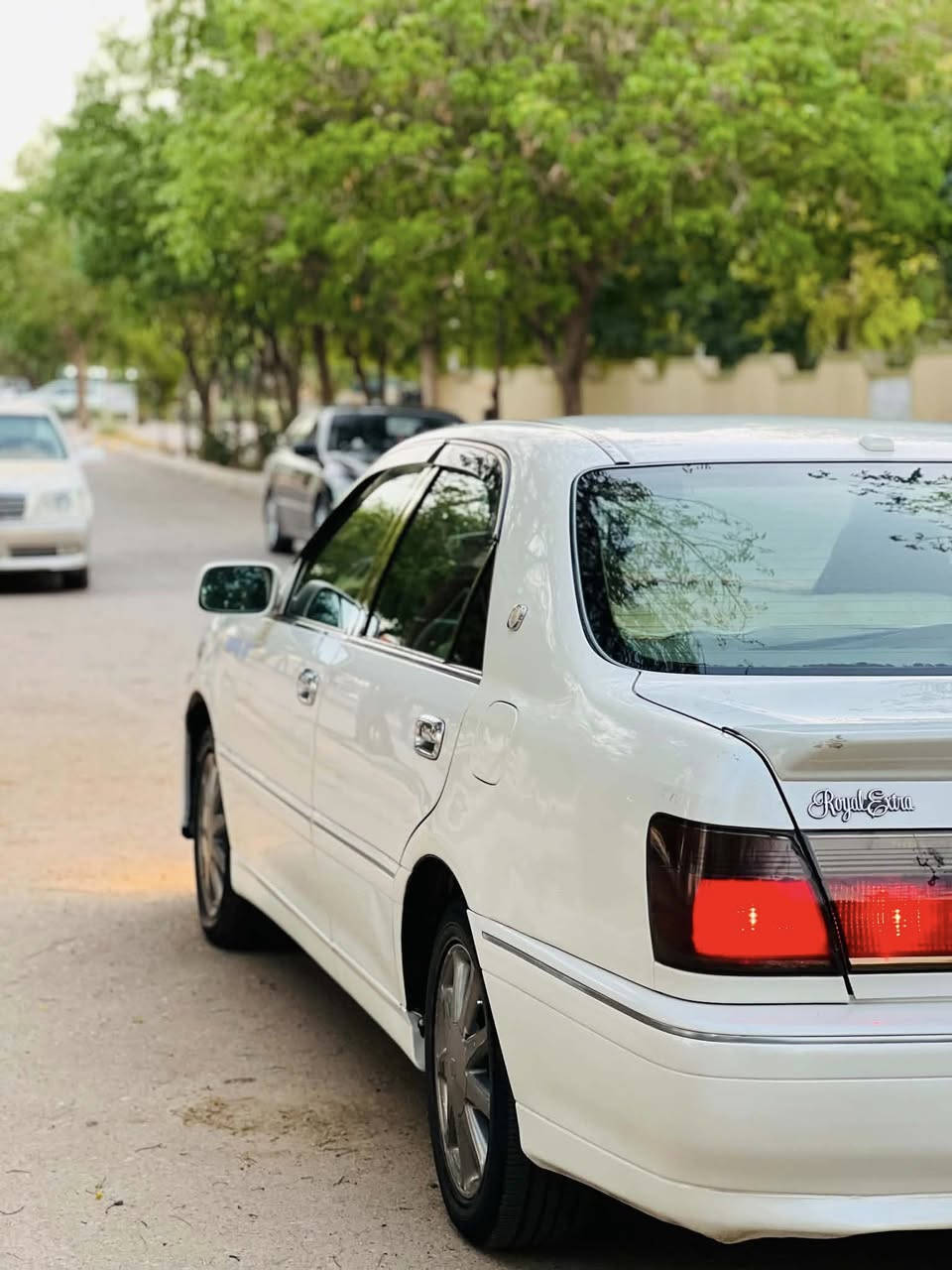 سڵاوی خوا لە هەموو لایە ، هەموو زانیاریە نوسراوە
مەلیکەی ساق ٢٠٠١ مەکینە ڤی ڤی تی ،ناو زەرد دەشپول نەجەف ، دوو دووگمە، گێڕ و مەکینە بێ عەیب ،دوو پارچە بۆیاخی پێوەیە بەبێ دەعم و زەربە و لێدران ، ویل نەجمە ، سعریشی٦٥ گڵاو معامەلە گۆڕینەوەش بە شتێ بەدڵم بێ
شوێن کەلار  ژمارە ***********
