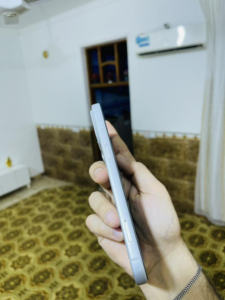 السلام عليكم ايفون 17 برو ماكس ذاكره 513
ملاحظه (512) المرغوب والنادر
اللون سلفر المرغوب
مشحون 22 مره 
الجهاز اذا تلكه بي خدش يرجع
جهاز اجاني هديه من الخارج واريد ابيعه
السعر 2200 وبي مجال كلش قليل
تواصل ***********
