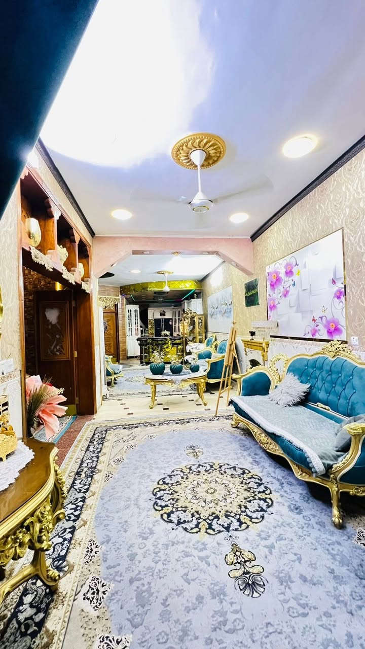 السلام عليكم
بيت للبيع مساحة 150 م طابقين بناء جديد سنة 2020 
خمس غرف + استقبال + صالة كبيرة + مطبخ حار وبارد حمام عدد 2 صحيات عدد 2
منطقة الرئاسة شارع 20 بالمربع الأول قرب علوة بغداد
للتواصل ***********
***********
