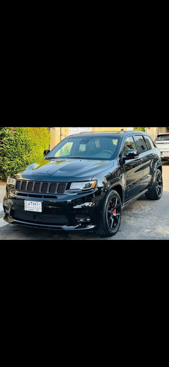 السلام عليكم
الموديل : 2020
الفئة : جيب اس ار تي Jeep / SRT/V8/ 6400 
العداد :33.000
رقم بغداد الجديد وهزة جديده ومابيها اي نقص واحلى من الصور 
مكان السيارة :  بغداد الغدير او السيديه 
المواصفات .
*  
* رادار امامي مع مانع تصادم . 
* نظام الاسطفاف الالي (اوتوپارك) . 
* نظام تحذير الخروج عن المسار . 
* دفع رباعي 4x4 . 
* فرش المقاعد من الجلد والشاموا . 
* دشبول جلد  . 
* صفي المقاعد الأمامية كهربائية .
* ذاكرة لحفظ وضعيات الجلوس ( كرسي السائق ميموري) . 
* صفي المقاعد الأمامية مع تبريد وتدفئة . 
* صف المقاعد الخلفية مع تدفئة . 
* انظمة القيادة على حلبات السباق  (رياضي) . 
* نقطة عمياء  ( رادار جانبي) .
* ويل SRT  اكبر حجم قياس 20 انج .
* مقود  (ستيرن) السائق كهربائي . 
* تدفئة ستيرن . 
* سقف بانوراما .
* شاشه كبيرة 
* مصابيح امامية زنون . 
* المصابيح الأمامية مع LED لايت . 
*مصابيح خلفيه (بك لايت)  لد
* كشافات ضباب بروجكتر زنون . 
* سقف المقصورة مغلف بالشاموا . 
* تشغيل عن بعد .
* صندوق كهربائي .
* حساسات أمامية اصليه تظهر في الدشبول . 
* حساسات خلفية اصليه تظهر في الدشبول  .
* كاميرا خلفية اصليه دواره  .
* بخاخ ماء لتنظيف المصابيح الامامية (زراك لايت) .
* مرايا متحسسه للضوء العالي . 
* بلوتوث تلفون . 
* محدد سرعة  ( كروز سرعه ). 
*  رادار خلفي نظام بريك اوتماتيكي ( Auto Break System ) .
*ايرباكات عدد ١٢ 
*نظام صعود مرتفعات
*نظام تزحلق 
*نظام معرفة ضغط الاطارات
*نظام اقتصاد بالوقود eco
*نظام مكابح  EBD
وعليها درگة فورجد RPM
لايتات اوركال متغير ومنظومة زينون
.مفرغة وعليها برمجة مصطفى ايكل
حادث السياره قطعتين جاملغ وباب سايق سطحي  ومبدلات لون ماكو اي قطرة صبغ بالسياره وسونار موجود 
للبيع او مراوس السعر  : 31.300$ وبيها مجال بسيط 
.
للاستفسار الاتصال على هذا الرقم : 
*********** واتساب
