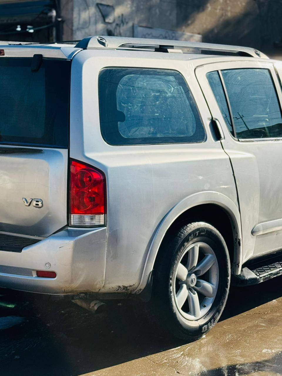 نيسان ارمادا موديل 2009 
محرك 5600 8V 
تبريد ثلاث قطع سقف 
وقطعة في الوجه 
فول مواصفات 
فتحة سقف 
بصمة ابواب ريمونت 
كشنات جلد كهرباء 
الجنطة كهرباء 
تشغيل عن بعد
تخم تاير جديد 
راديتر جديده 
مروحة جديده 
رقم بغداد انگليزي بأسمي سنوية 
بيها قطع صبغ بيع احزام 
رقم هاتف واتساب ( ***********) 
بيع او مراوس  السعر ( 108) بيها مجال
