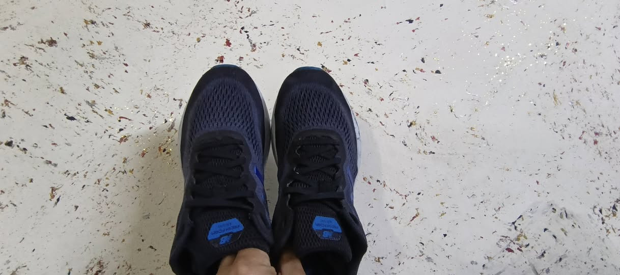 نيو بالانس
قياس44 يلبس قدم ناعم
ويلبس43.75 طول قدم ضبط
للحجز خاص أو واتساب ***********
انستكرام
https://www.instagram.com/yasser_alghazal?igsh=MTB6MnM4ODV1cGgxNg==

وهذا رابط صفحتنا ع فيسبوك
https://www.facebook.com/profile.php?id
