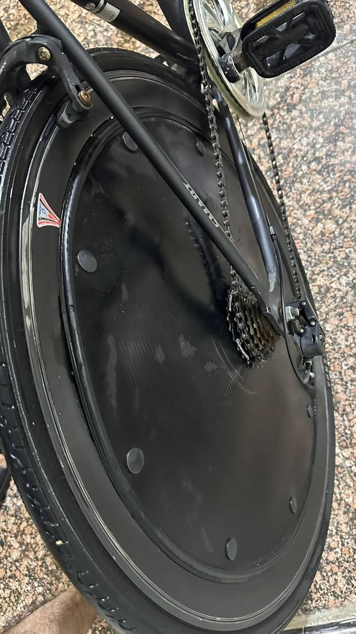 بايسكل C700 للبيع كامل مواصفات بعده اخو الجديد  المنيوم بلكامل وزنه 5 كغم مماشي هواي كله وكاله كامل خلي سعر يرضه الله واخذه مستعجل على بيعه ***********
