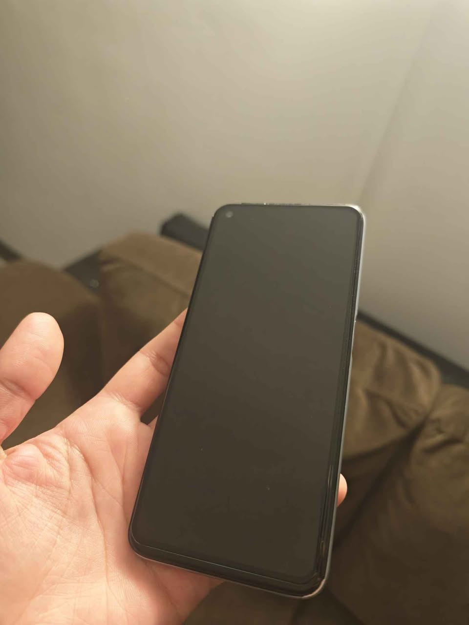 ريلمي 6 نظيف بس الشاشة بيها اثر بسيط ممأثر ع اي شي 
وياه شاحنة وكارتون و4 كفرات هدية 
تواصل 
0770 058 0919 كركوك, العراق
