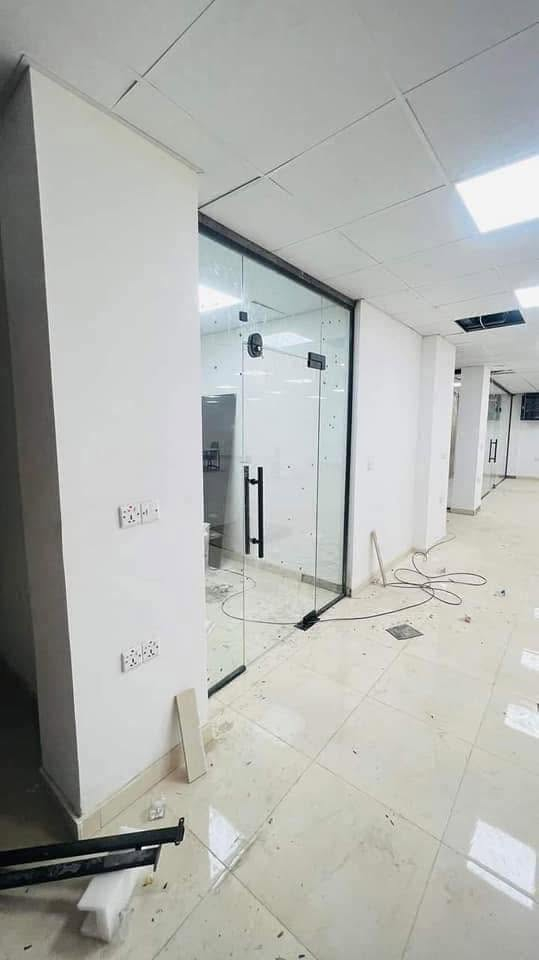 مستعدون لعمل واجهات الزجاج السكيورتي ١٠ ملم
للبنايات والمحلات والفنادق 
ابواب هايدروليك الامنيوم g60
ابواب سلايد
ابواب سوينك 
شاور حمام 
ابواب كهربائيه اوتوماتيك 
عمل زجاج بانورما للمصاعد
كافه أعمال المحجرات 
والكيرتن وول .وبإسعار تنافسية
للأتصال***********
