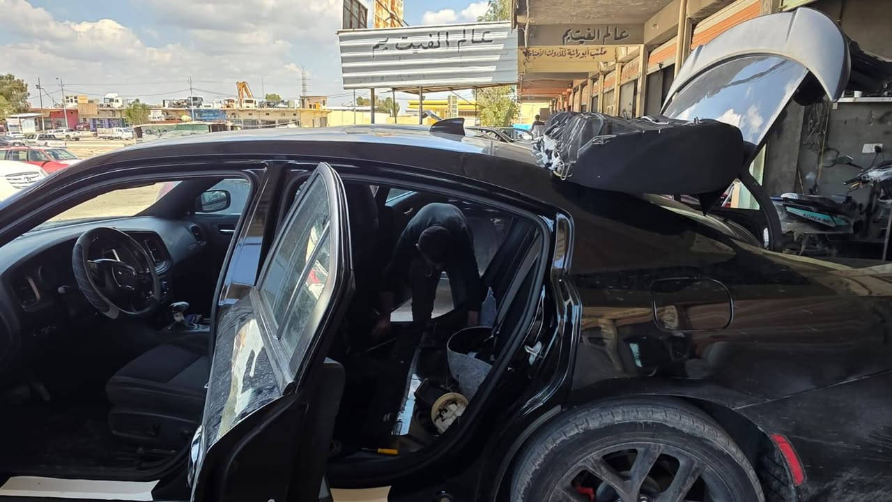 السلام عليكم
جارجر 2023 sxt وارد امريكي ماشية 38 ميل ضررها موضح بلصور 
للبيع او مراوس 
السعر المطلوب ٢٢٨ وبيها مجال 
للاستفسار اكثر التواصل عل رقم *********** 
موقعها ديالى
