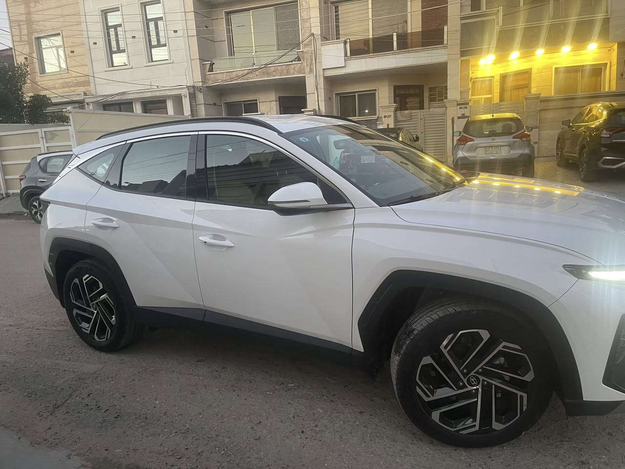 السلام عليكم
عندي توسان 2025 خليجي رقم بغداد لون ابيض السياره ماخذها زيرو على ايدي جديده جدا ماشية 10 الاف السياره الدواخل مغلفة ارضية وكشنات ودواخل 
مواصفاتها
السياره فول 
بصمة 
تبريد قطعتين 
كشنات تدفئة تبريد 
جنطة كهرباء 
هواي بيها مواصفات 
سعرها 242 $ بيها مجال بسيط بيع فقط 
*********** اتصل وتساب موجود
