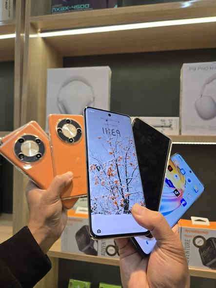 🧡 HONOR X9b 5G🧡
سعر 225 الف فقط 😍 ابو الجوز 🫡
ذاكره 256 🙃
رام 12+12
بطاريه 5800 🫢
شحن سريع 45 واط 
معالج سناب دراجون  6gen 1😗
شاشه سوبر اموليد 🤩
بصمه بشاشه 😗
شاشه قوس طبعا 😄
بكاميرات جدا رهيبه بتصوير 😊
مقاوم للصدمات 
نضافه 100%100
سعر 225 الف فقط😘
واتساب ***********
اربيل هفالان قرب جامع سيد طيب واتساب
