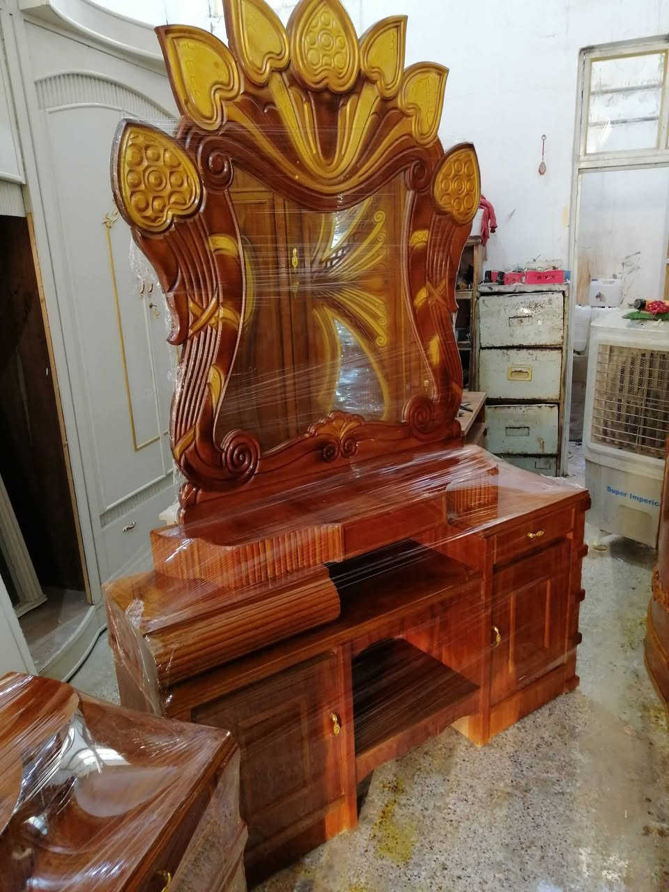 غرفه للبيع ٦باب صاج نظيفه جدا السعر 875 الف وبيه مجال كنتور ٤ باب مستعمل شهر واحد اخو الجديد ب ٢٢٥ العنوان بعقوبه كاطون الرازي شارع ابو رباح قرب جامع اسماء الله الحسنى مزاد ابو كرار الغريباوي ***********
