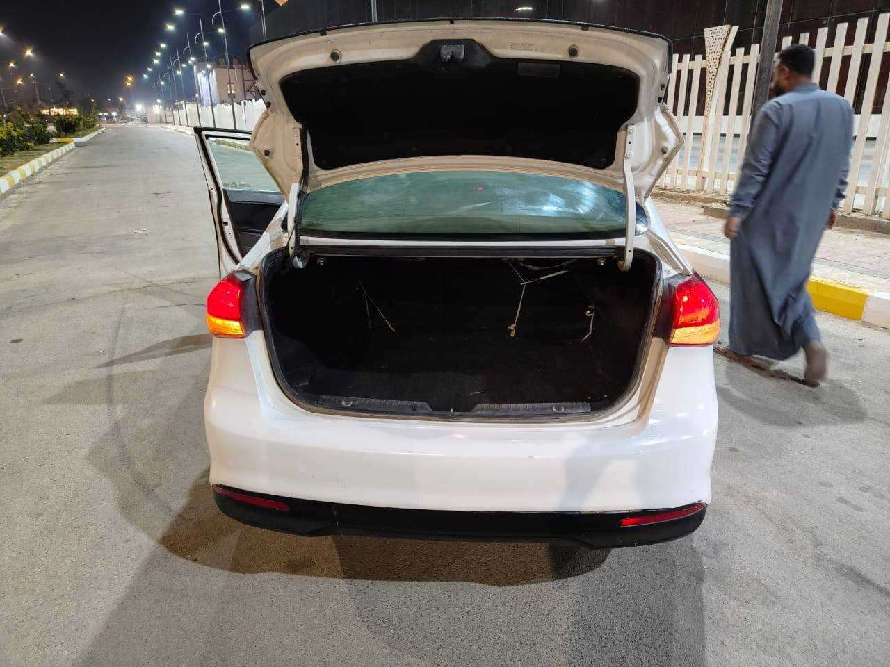 سلام عليكم
كيا فورتي للبيع  موديل 17 امريكي 
ضربته بالصور 
بدون تبديل ايرباك سليم بدون دواخل كله كفاله 
مكينه 2000 دوش كفاله من الفتح والتنقيص والتبخير 
كير 6 نمر 
صبغ باب وربع من البنيد 
ماشيه 168
السعر 119
مكاني ناصرية مركز 
***********
