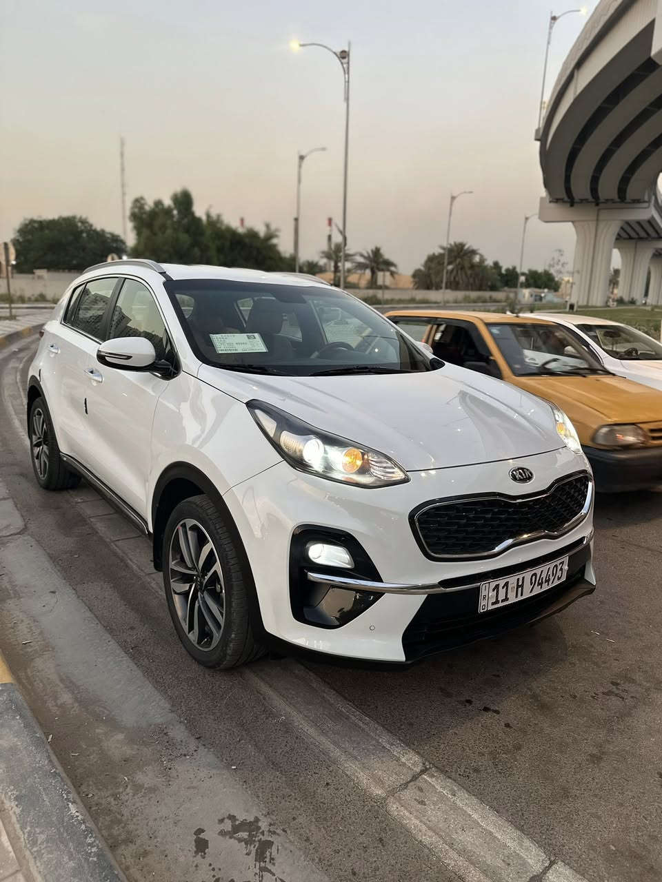 السلام عليكم 

سبورتج موديل 2019 خليجي (للجناية فقط) 

كير مكينة شركة ✅
المواصفات
صدر امامي خلفي شركة و كفالة ✅

حساسات امامي خلفي ✅

اشاير بالمري ✅
مري شفط ✅
داخل حمصي✅ 
سويج عدد2 شركة✅
ثلاث وضعيات قيادة ✅
EKO-NORMAL-SBORT
سونار عدد2 بيها و مذكورات بالمنشور✅ 
ماشية 112 ✅
السيارة مناقصها مصرف ربع دينار جاهزة نظافة السيارة 95‎%‎ 
سعرها 193 وبيها مجال ✅
مكان السيارة بغداد الدورة✅ 
*********** موجود اتصال و واتساب

