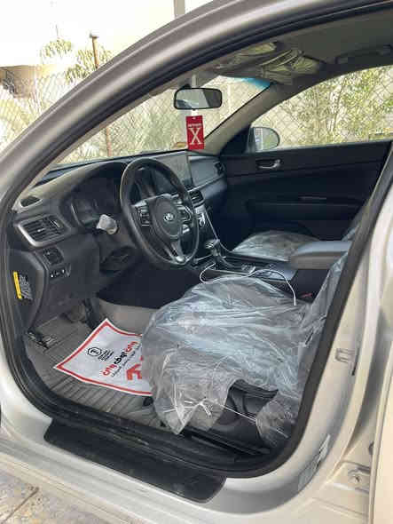 السلام عليكم 
اوبتيما 2018 وارد كوري 
بيها صبغ قطعة وحدة
وثنين باردات صغار.. نص فول شاشه كامره كشن تدفئة تبريد وباقي لمواصفات معروفه
سعر ١٤٤ 
***********
