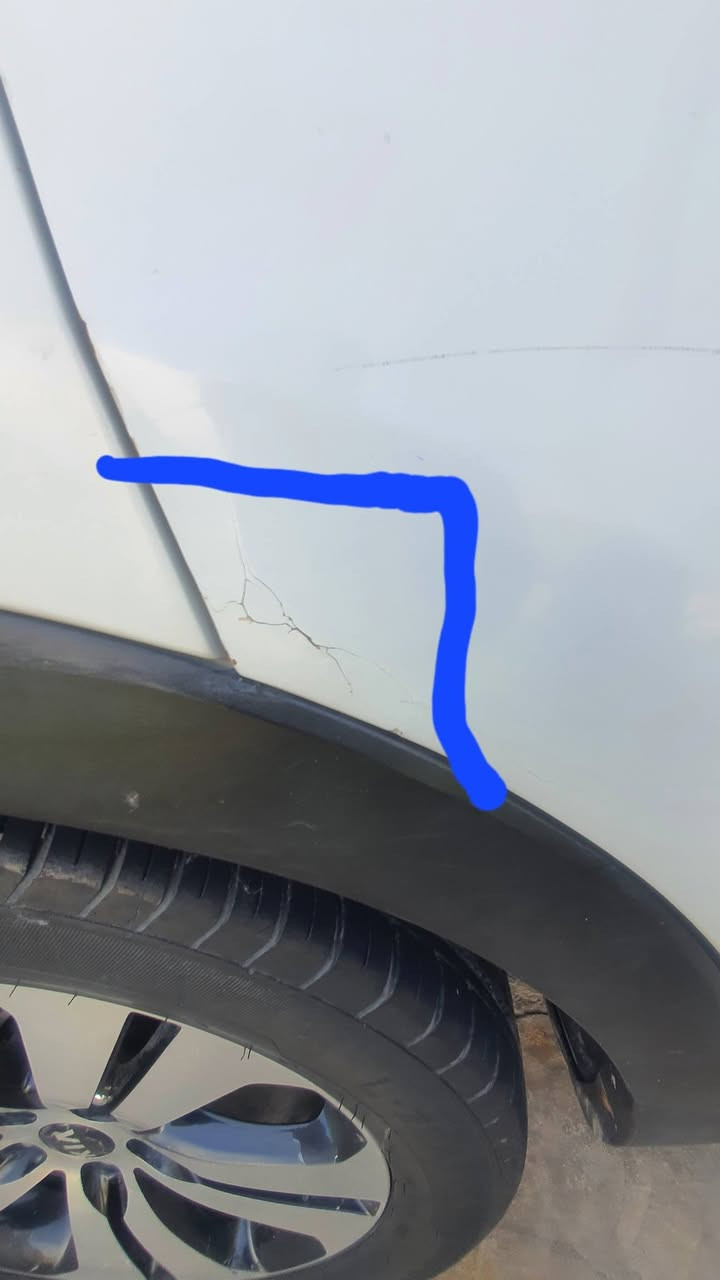 السلام عليكم اخوان سبورتج 12خليجي بسمي بيها صبغ الجاملغ وباب الخلفي مناقصها شي السعر 130 وبيها مجال لطيبين والمايعجبه لا يعلق هاتف ***********
