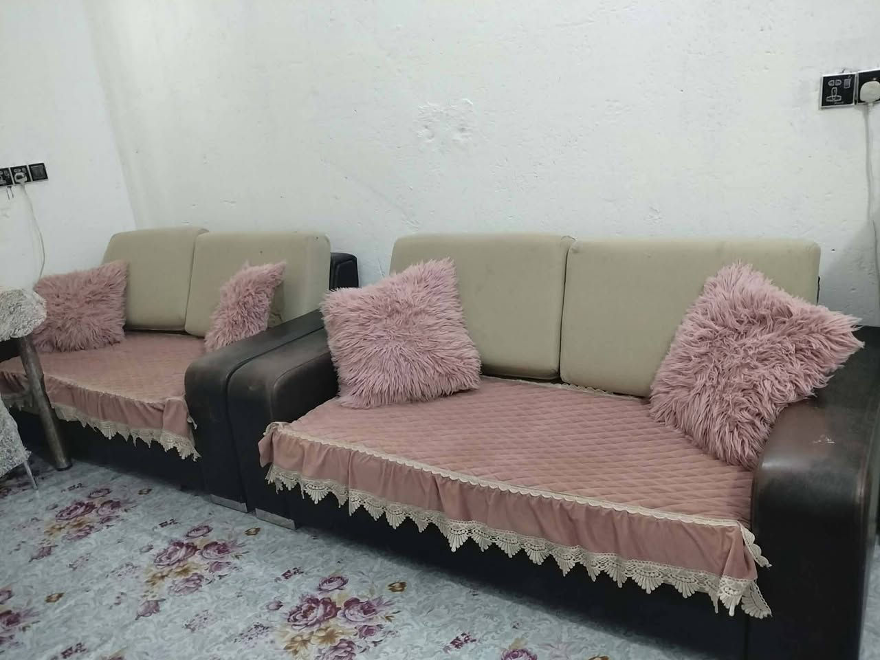 السلام عليكم تخم بالة اوربي جلد كلاب جك العنوان دوانية السعر ٦٠٠ وبي مجال غير متواجد خاص اتصال عل رقم بي واتساب***********
