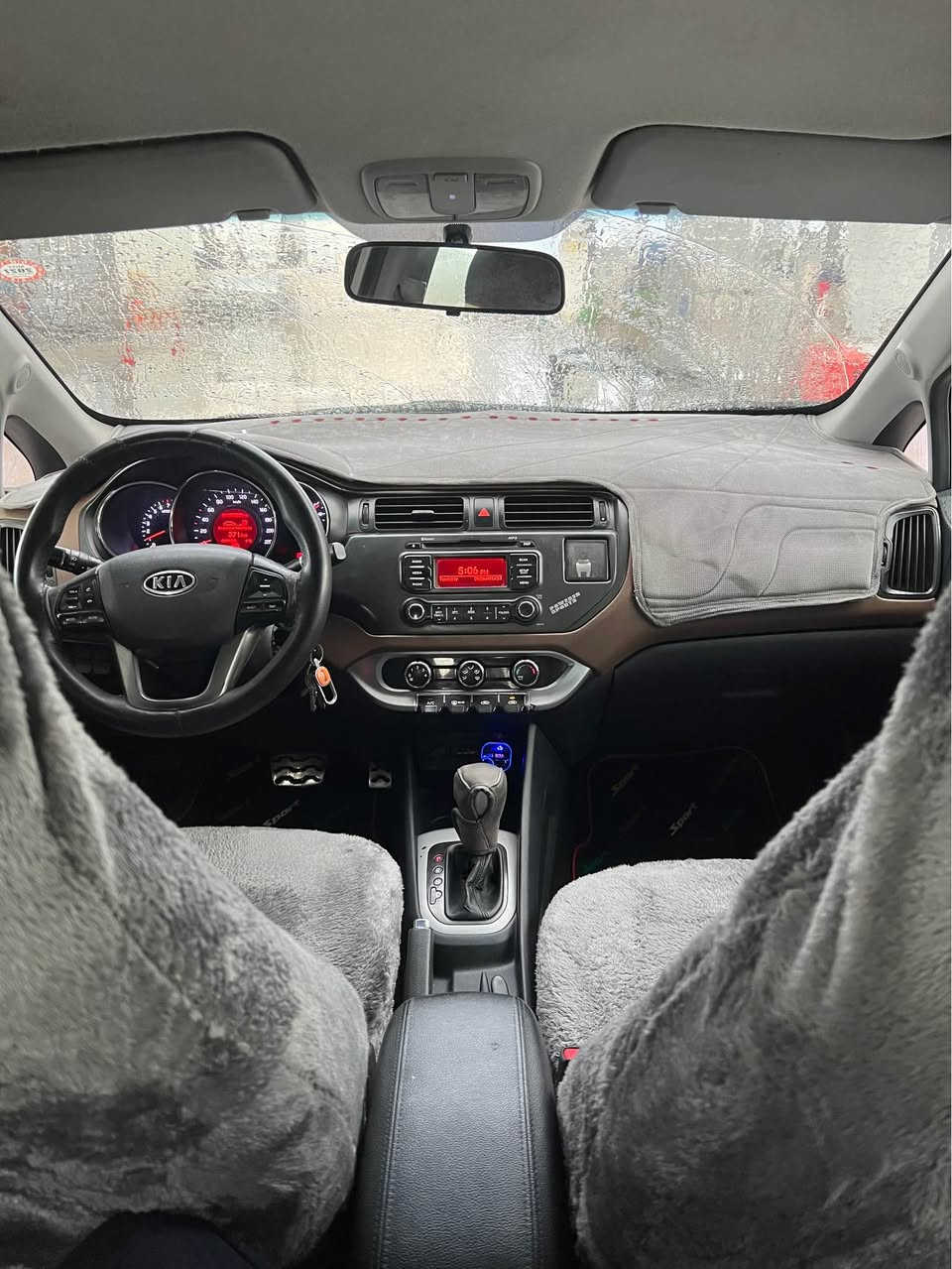 کیا ڕیۆ ٢٠١٢ ناو خەنەیی بۆ فرۆشتن  سەیارەکە ٢٥٠ مەسرەفی تیا نییە ماڵی دۆستە کامل مەسرف کراوە چوار تایەی لۆکی لە سەرە بۆنیت و دۆسەی لای سایەق بۆیاخە بێ ناقگرتن کەمێ چاڵی ورد و ساردی هەیە بە شەرتی گێڕ و مەکینە و تەحویل و خرامە ساردیو گەرمی بە شەرت سەنەوی تا٢٠٢٧ تازەیە نرخی ٨٣ گەڵاو مەعامەلەیەکی برایانە *********** السليمانية, العراق
