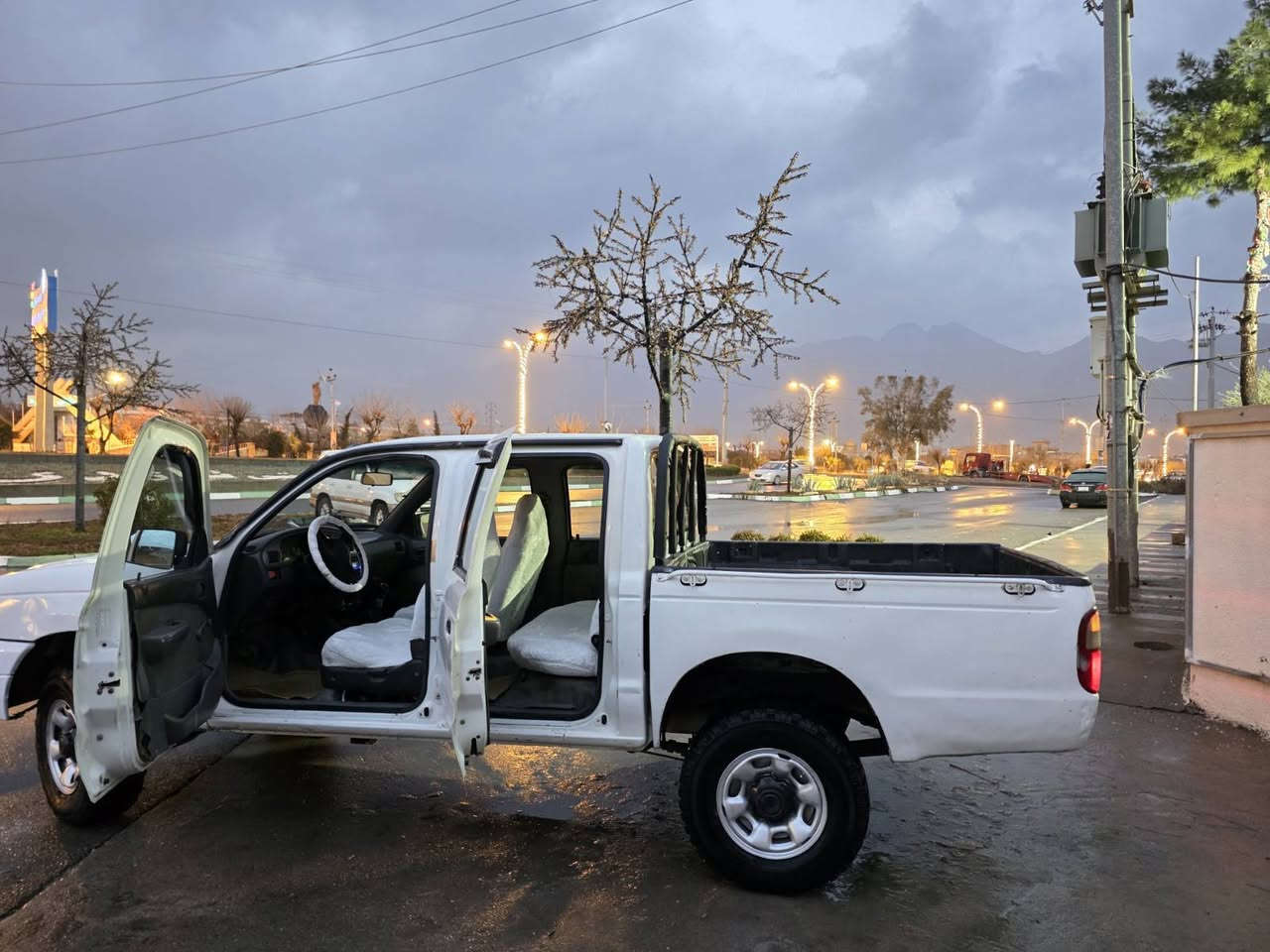 هەرزانترین نرخ
سەیارەیەک ماڵی ئەم زستانو بەفرە 
$38 و قفڵ قوفڵ بێ مەعامەلە        ڕانیە        ***********        ڤایبەر و واتس ئەپی لەسەرە
فۆرد ڕەنجەر مۆدیل 2005 مەکینە 4 پستن ی بەنزینی بیلادی مەکینە 12 و بەخی بیلاد
دەبڵ ئەکسلی ئیش ئەکا
دۆلارێکی مەسرەف بوو سەد دۆلارت بۆ ئەبڕم
5 تایەی خاوێنی جەبەلی لەژێرە
پێشو پشتی کەپسە سەقفو شانی دەرزی پێوە نیە هیچ داعمو لێدراوی پێوە نیە
گێر مەکینە دەبڵ ئەکسل شانسی بەشەرت
کامل کارەبای و ناو گێچو تدو تۆڵی بەشەرت
پێش پشت سەقف شان لێدراو بەشەرت
پاوەرە بەخە تەرجیل سیدی 
سەیارەکە لێخوڕینی زۆرخۆشەو زۆر بەهەڵمەت و بە مقاوەمەیە رانية, السليمانية
