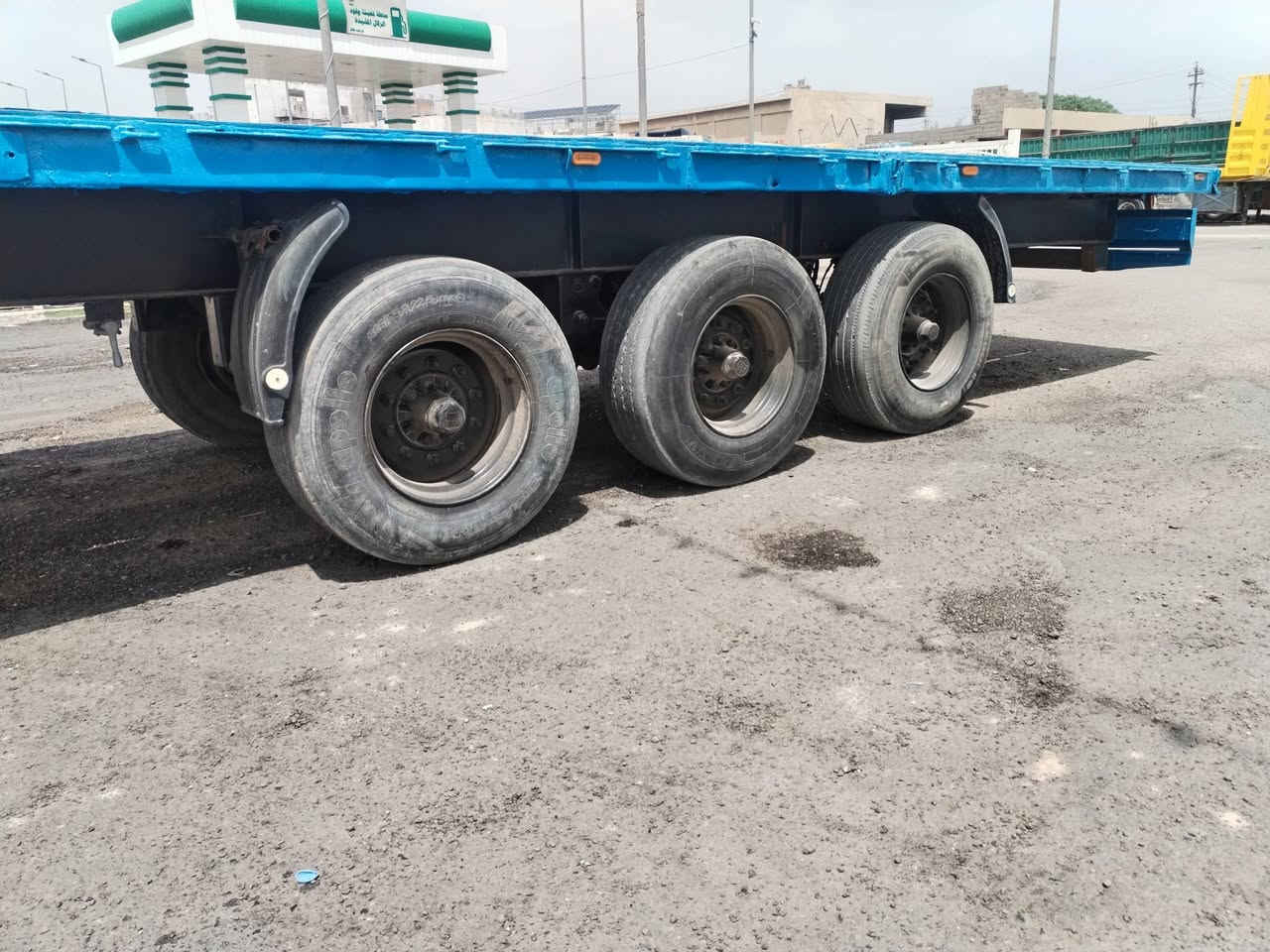 للبيع عربانه اوربيه ثلاث محاور دنكير مربع جوبلس برميل وركتين طول ١٣ و٦٠ بيه فطر زغير ومصلح منظومه بريك وهواء كله جديد وسعرها ٢٨ ورقه واي استفسار *********** مكانها بغداد سياحي.
