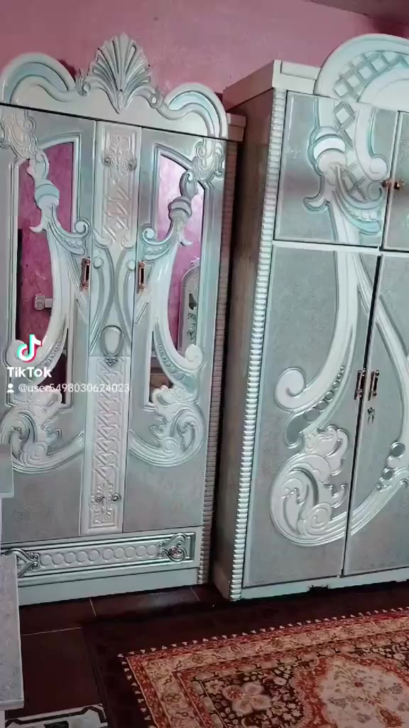 غرفة نوم نجاره عراقيه للبيع 850وبيها مجال للتواصل***********
