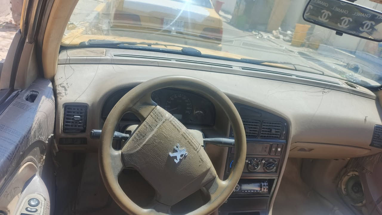 السلام عليكم 405 16 موديل سنويه لل 28 مكينه وجير حلوات حداده جديده مقفوله من الضربه السعر22 وبيها مجال مكاني بصره قبله***********
