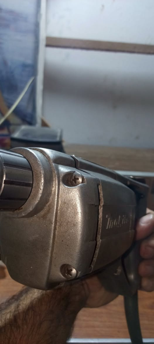 دريل ماكيتة ياباني بلادي ونظيف طوبة اصلية ما دخل تصليح على الفحص
