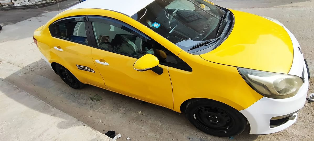 السلام عليكم كيا ريو اجره محرك 1600 وارد امريكي حادثهه بأمريكا بس خشم البنيد موجوده الصور سنوية لل29 بيهه قطعتين اموضحه بالصور امعدلات وممصبوغة رايدهه ب80 وبيهه مجال للشراي *********** واتساب بغداد, العراق
