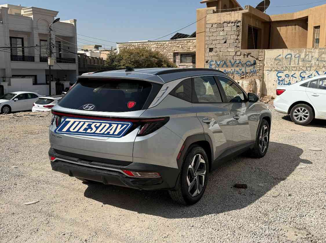 توسان موديل 2024
وارد امريكي فول مواصفات
محرك 2500
مرقمه أربيل 
فتحة سقف
رادار امامي جانبي خلفي
حساسات امامية خلفية
كشنات جلد تدفئة تبريد
شاحن موبايل لاسلكي
جنطة كهرباء 
تشغيل عن بعد
سايد بريك كهرباء
اوتو هولد
ابل كار بلاي
و باقي المواصفات المعروفة
السيارة ماشية  38 الف كيلو متر
 دخول جديد صور الحادث مرفقه بالمنشور  
جميع الايرباكات سليمة
رقم صاحب سيارة ***********
او المراسله خاص
