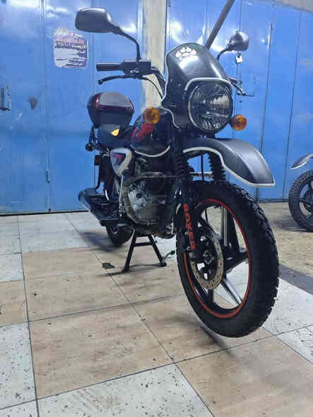 دراجه بوكسر السعر مليون وثمنميه موديل 22 النضافه مثل الفيديو العنوان الشعله ***********
