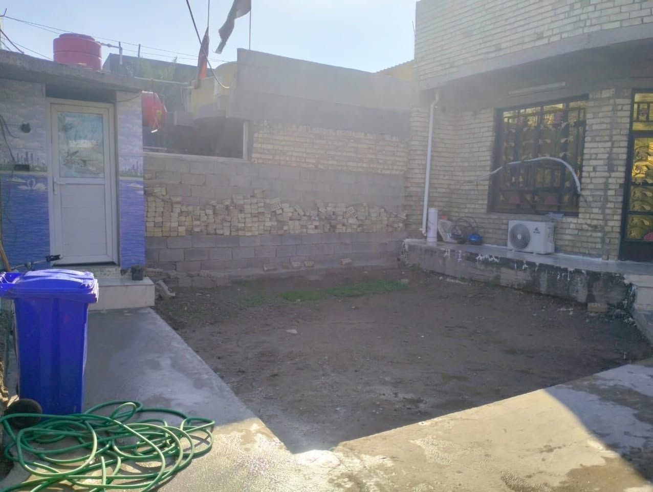 بيت للبيع طابو صرف 300م وجه 10 نزال 30 سند مستقل بوب الشام قرب السوق شارع بيت طارق الركابي للستفسار 
***********
