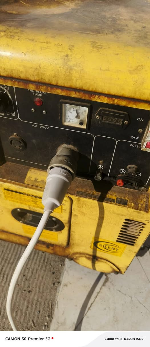 مولدة للبيع شغالة بامتياز
تعطي 12 أمبير
تفحص وتجرب سعر 600الف
تواصل ***********
