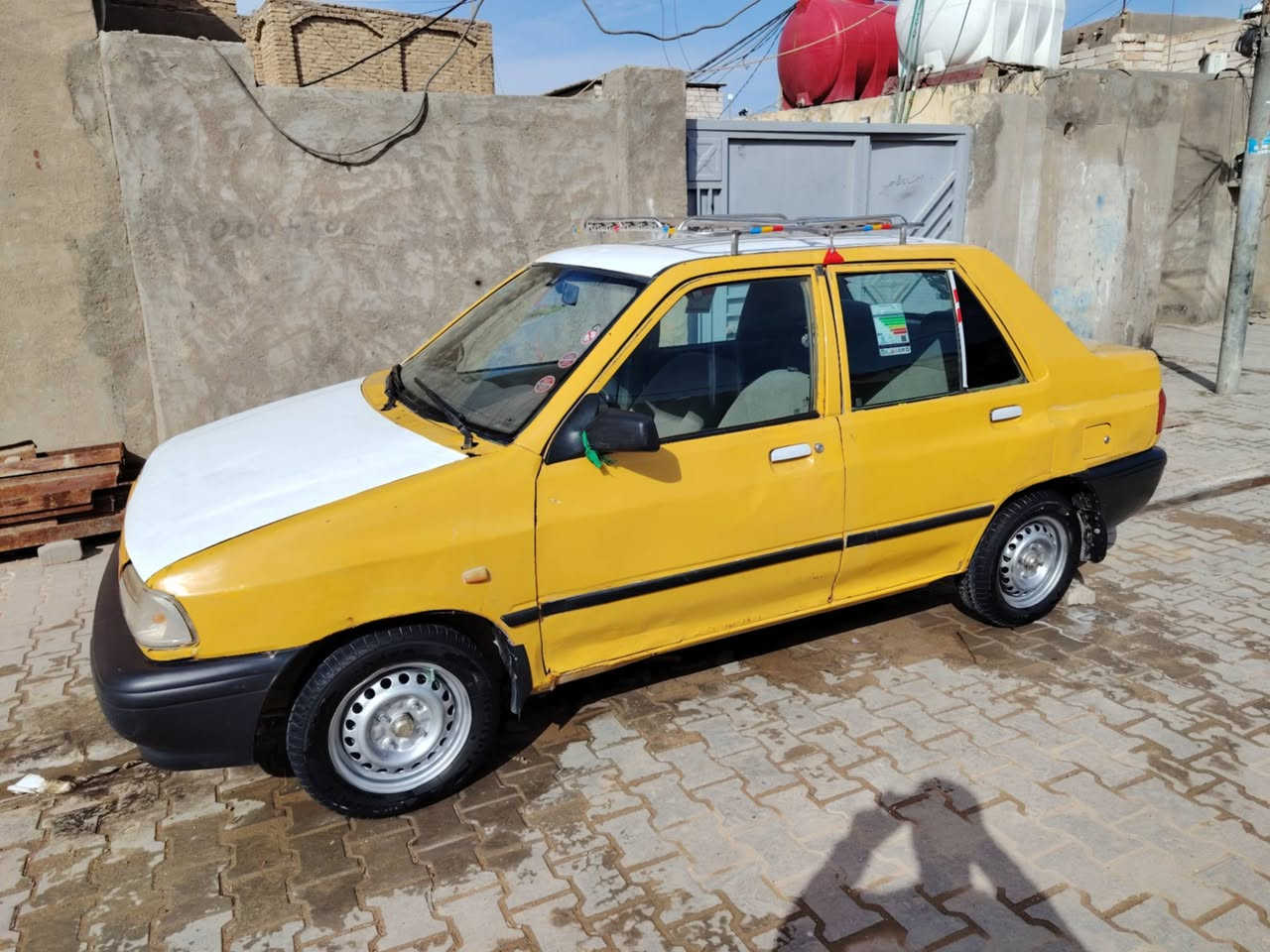 السلام عليكم سايبه مديل 15
مشروع وطني سنويه جديده هزه جديده 
باقي بس ع استلام لوحات كامله تاخذ رقم انكليزي 
مصفره هيه وغرامات وبيها خط وبحث الف مامطلوبه 
محرك نظيف الكير بي بس الرابع يفلت تبريد ماكو 
حداديه كرهبيات جاهزه تخم تاير حلوه السياره سعر مناسب 23 العنوان نجف عباسية  ***********
