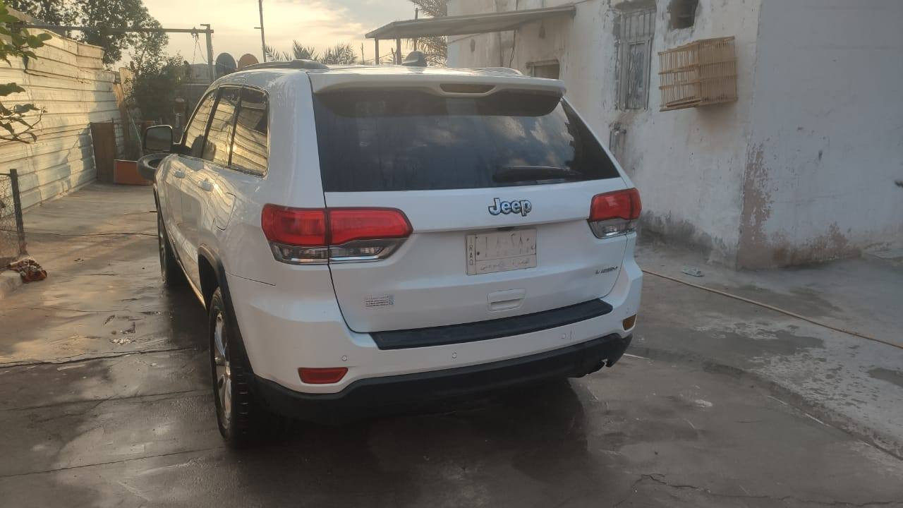 السلام عليكم سياره للبيع جيب شيروكي 2017 سياره كفاله سياره جاهزه تخم تاير اين نقص ماا خير من الله مكان السياره بصره السعر 178 
***********
