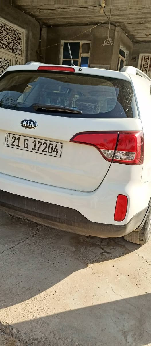 سورنتو 14 خليجي باسمي محرك كير كهربائيات ممتازه صور السونار بالمنشور 
رقم سليمانيه 
محرك 4 سلندر 
3 قطع تبريد 
7 راكب 
$160 وبيها مجال ... بغداد
***********
