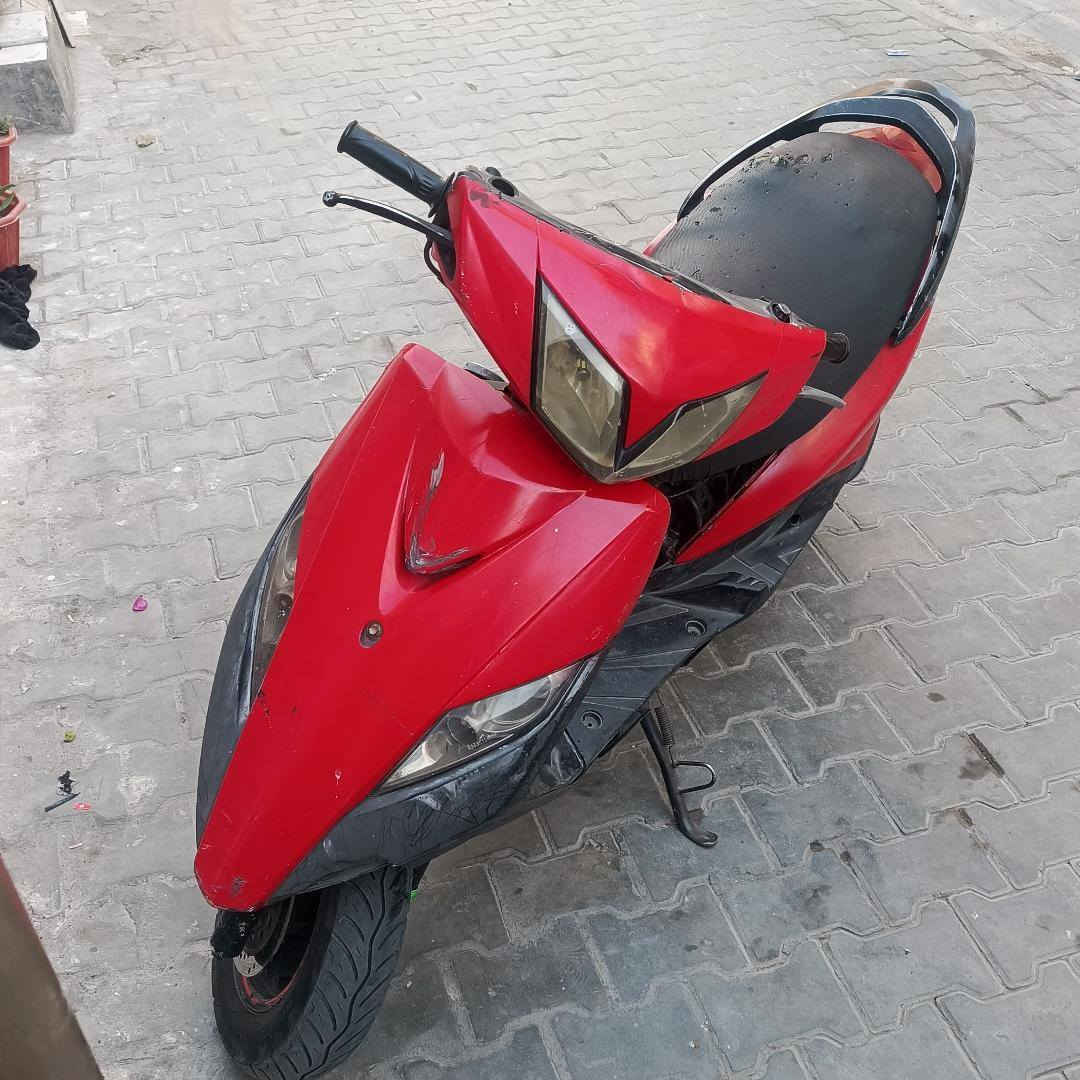 سلام عليكم ثعلب GTRبلاديه بيها كلجات جيسو وصلانصه ستيل ام الحساس اصلي الدراجه تخبل وسعرها 200 الف وبيها مجال للطيبين ((الدراجه ناقصها بس باتري جيب وشغل))الدراجه نكره سلف بكل وقت. رقم الواتساب فقط شغال ***********

