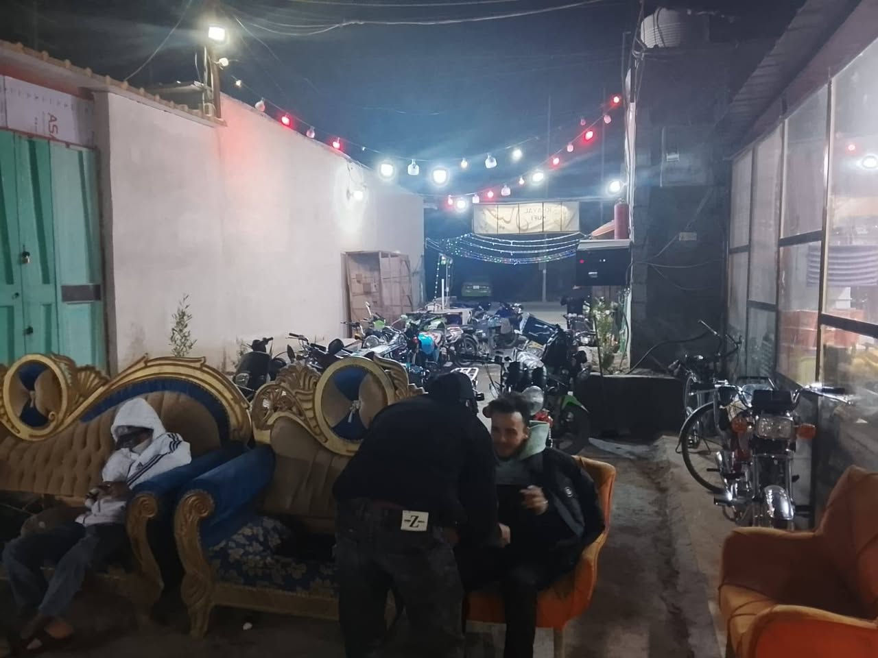 كوفي للبيع المكان الحر الصغير الاستفسار رقم صاحب الكوفي ***********
