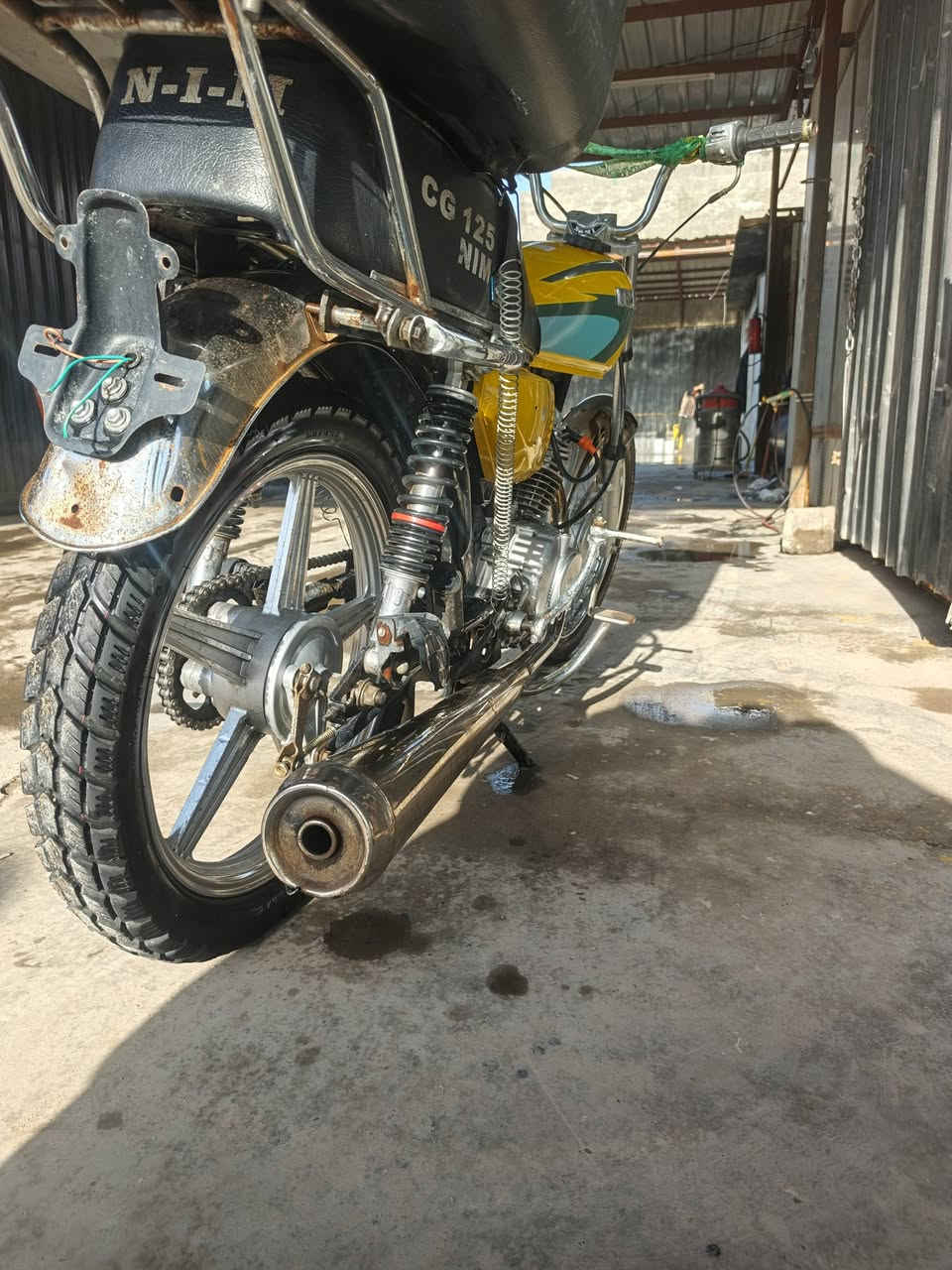 دراجة ناريه موديل 2022 /السعر 550الف وبيه مجال اوراقه اصوليه سبعه امكمركه كامله دراجه جاهزه للشغل اي نواقص مابيه ***********
