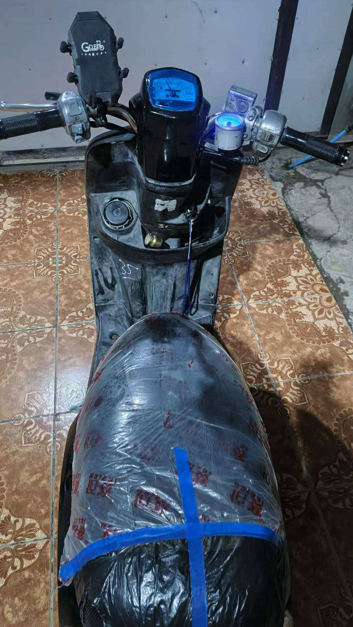 السلام عليكم درجه بوليس للبيع دراجه نضيفه ابلاديه كهربائيات كله شغال شغاله سلف هندر نكره سلف السعر 500 وبيه مجال المكان ديالى الغالبيه الشراي اتصل على الرقم ***********
