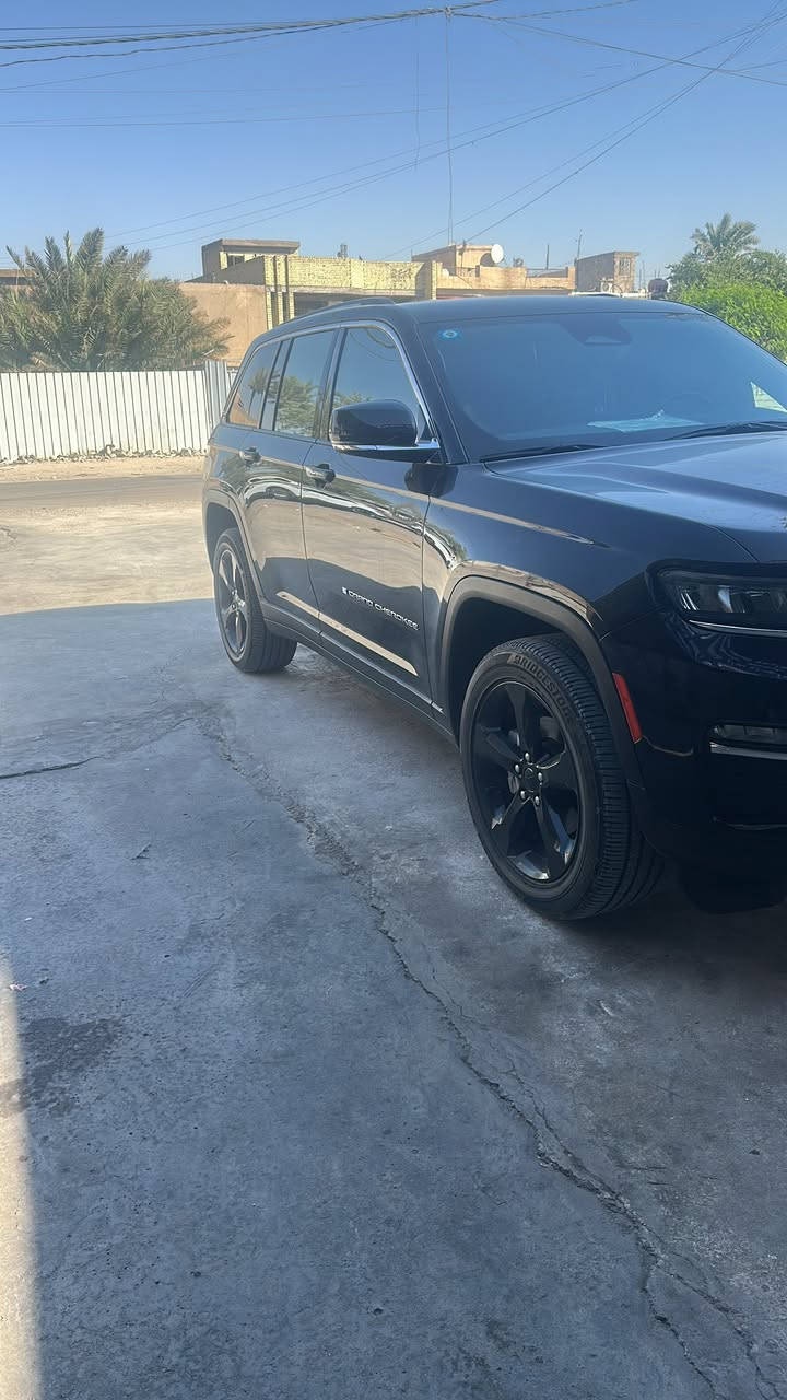 السلام وعليكم
للبيع جيب كراند شيروكي لمتد
موديل 2023 رقم بغداد
5 راكب
السياره بدون حادث 
حادثه سرقه تبديل قطع نفس الون بدون قطره صبغ
السعر المطلوب 275 ورقه
عنوان السياره بغداد الزعفرانيه
للاستفسار الاتصال ***********
