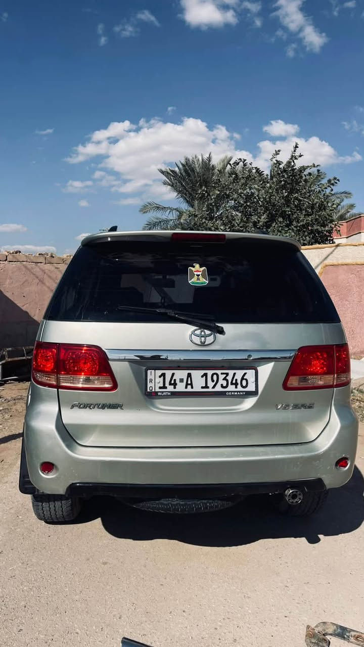 فور جنر مديل٢٠٠٦
مكينة ٦سلندر 
تايرات نضاف
حدادية  جديد
كهربائيات شغالة
السعر 130 وبيها مجال بسيط 
بيه مكانات صبغ ابيع حزام
رقم بصرة انگليزي بأسمي 
مكان السياره البصره الدير 
***********
