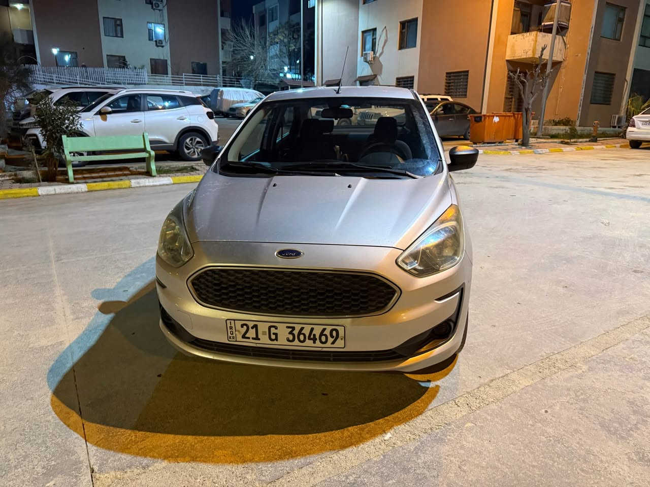 فۆرد فیگۆ ٢٠١٩ بێ بۆیاخ سلڤەر
سەنەوی تازەیەبتا کۆتای ٢٠٢٧
بێ بۆیاخ و بێ ساردە
مەکینەی نەکراوەتەوە بەشەرت
گێری نەکراوەتەوە بە شەری
لەسەر دەقی شەریکە ماوەتەوە
یەک دینار مەسرەفی تیا نیە ماڵی دۆستە
نرخی ٨٩ گەلا و مەعامەلەی برایانە
***********
*********** السليمانية, العراق
