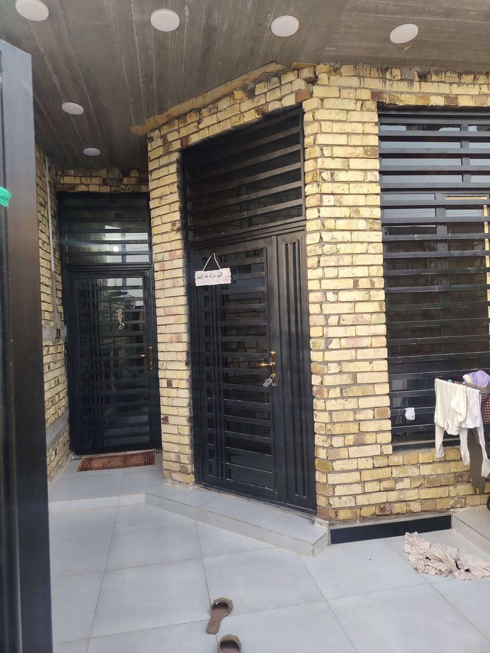 السلام عليكم دار للبيع منطقة حي الامين ابو شطيب مساحة 125 رجااا الي ايحب ايعامل ليتصل الشراي فقط ***********
