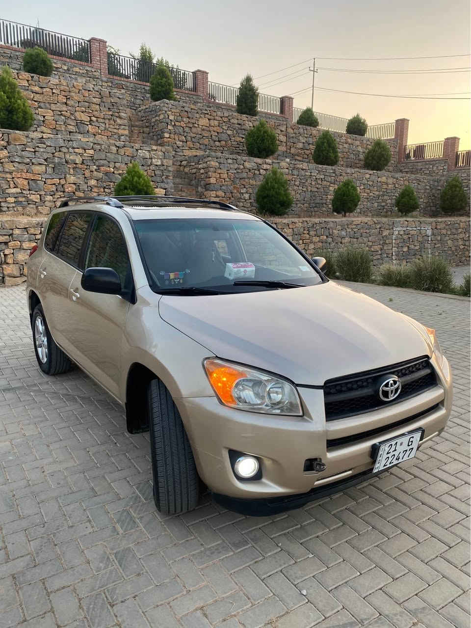 سەرەتا بە ناوی خوای گەورە و میهرەبان

تۆیۆتا راڤفۆر Rav4
مۆدیل ٢٠١١
مواسفات کەنەدی فول فول مواسفات قەپات ناو زەردە و دەبڵ اکسل و سپێر لە کۆڵ و سڵایدە و حاسەیە و سوکان ڤۆلیۆم و تەعدید سرعە و گیر تۆماتیک و ٤ بستۆنی بیلاد گیر و مەکینە کامری مەرخوب و ویل کەپە و قفل مرکزی و دەبل گیچ و ٤ ایرباگ و جام کارەبایی و ئۆتۆیە و سیستەمی ABS و زۆر مواسفاتی تر..!
نموونە لە جوانی و پاکی
گیر و مەکینە و دەبڵ اکسل و کارەبایی و تەقە و رەقە و تندوتۆلی بەشەرت
گیر و مەکینەی بەشەرت مەکینە مەرخوبی بیلاد کامری
١٧٠ هەزار کیلۆمەتر حەقیقی رۆشتووە
سەیارەکە ٣ پارچەی پەمپە لەسەر ساخی بی ناوگرتن و بی کاڵبوونەوە و بێ دەعم و بێ لیدران
دەعم و لیدراوی نیە بەشەرت پیش و دوای کەپسە
سەقف و شان و چواردەوری زۆر جوان و پاک ماوەتەوە
٤ تایە و ویلی لۆکی بیلادی لە ژێرە
رەقەم و سەنەوی و ژینگە و بانی تا ٢٠٣١ تازەیە و بە ناوی خۆمانەوەیە و تەحویل و خرامە و بە ناوکردن بەشەرت
سەیارەکە ماڵانە و کامل سێرڤس کراوە و رۆنی گیر و رۆنی مەکینە و کامل شلەمەنیەکانی گۆراوە
ماڵی دۆستە و دیناریک مەسروفی نیە 
بۆ عەیب و عار و مەسروف پرسیار مەکە.!
شوین// هەڵەبجەی شەهید
سعری// ١٠٣ گڵا مجالیکی برایانە

کۆرەک// ***********
ئاسیا// ***********
واتساب و ڤایبەری لەسەرە.! حلبجة, السليمانية
