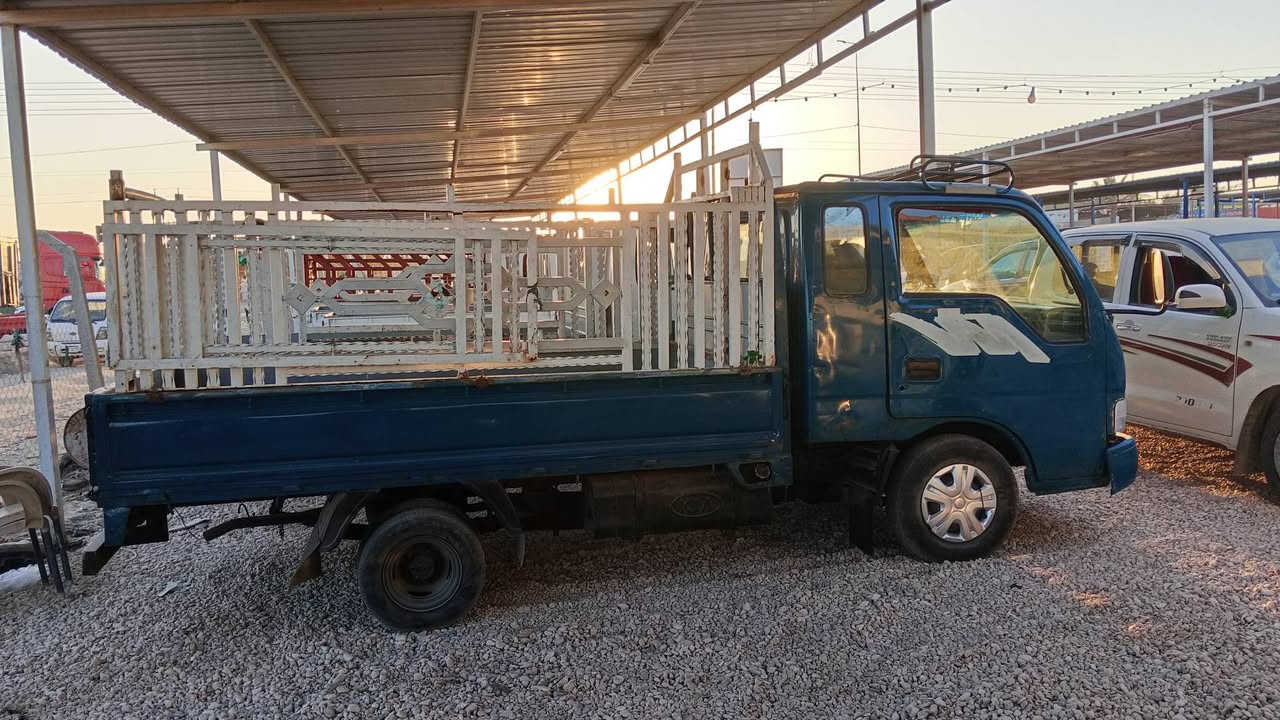 السلام عليكم للبيع كيا فونتيرة موديل 98 رقم ديالى مشروع وطني مكفولة كير محرك حدادية  السعر49 وبيه مجال ***********
