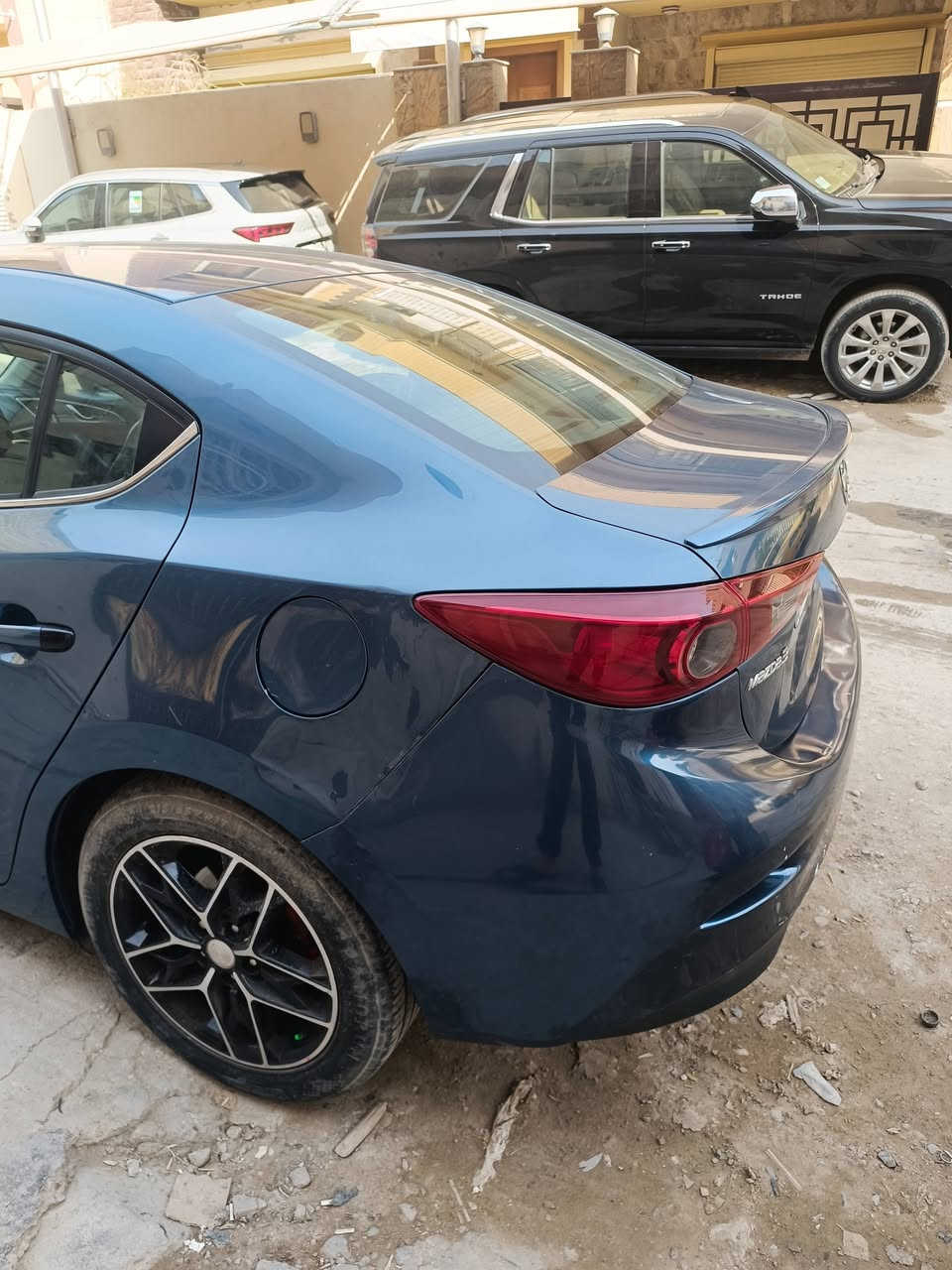 سلام عليكم
مازدا 3 موديل 2017 
وارد امريكي حادثهة 3 قطع 
محرك وكير كفالة عامة مكينة 2000 سكاي اكتف 
بصمة وهاند بريك كهرباء 
وبيهة ملاحظات بسيطة 
العنوان بغداد 
السعر 112
***********
