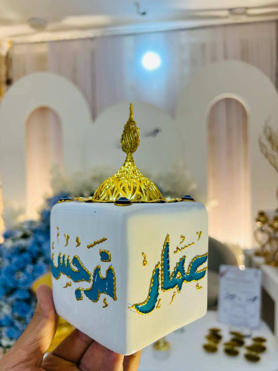 خيرُ القلوب ما خُتمت بحلال ربها🤗
وخير الميعاد عقد قران يعقد فيه النصيب الثابت بحمد الله 💍👩‍❤️‍👨الف مبروووك لعرسانة  عمار & نرجس 🥰🥰
السعادة ترافقكم أن شاء الله ❤️

كوشه من تجهيزات أواب 
توزيعات من متجر فيروز( للرسم ع زجاج )


**إذا كنت صاحب هذا الإعلان وتريد حذفه لأي سبب، رجاءا أرسل رسالة إلى الدعم الفني**