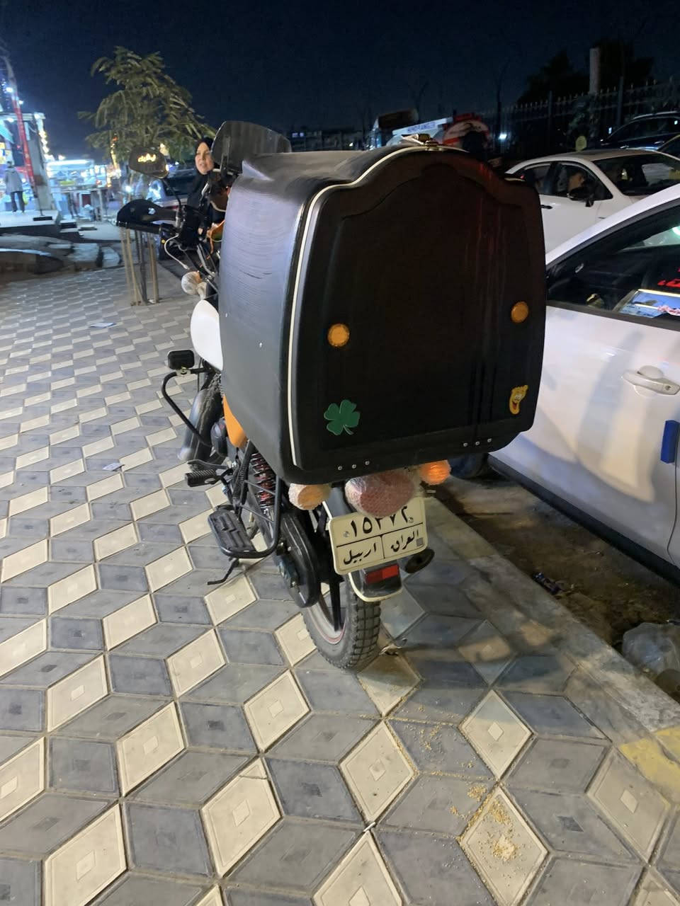 دايون للبيع مرقم بس عابر عليه المده مالته  مستعجل ع بيه مالته سعر مليونين 400قفل قفل قفل قفل قفل العنوان شهداء البياع شارع مضخه الثاني قرب افران الملك رقم*********** للملاحضه الغرامات مالي غرض بيه لو عليه مليون مالي غرض بيه
