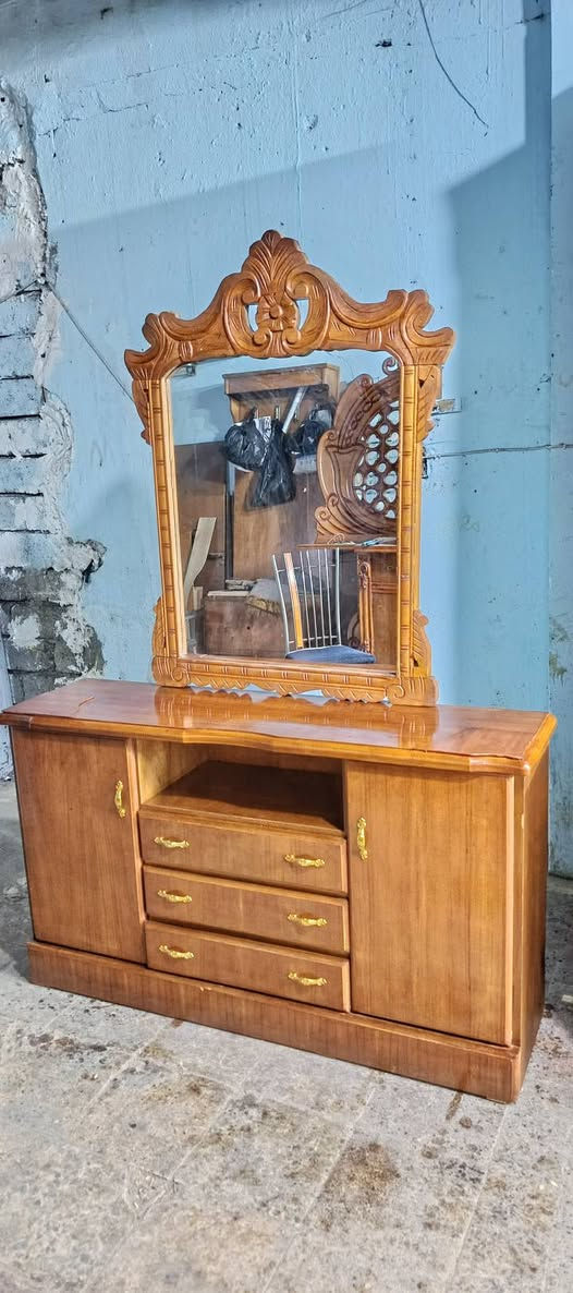 غرفة٥ باب ملحق صاج شغل ثقيل جدا نظيفة جاهزة السعر 575تواصل خاص ***********
