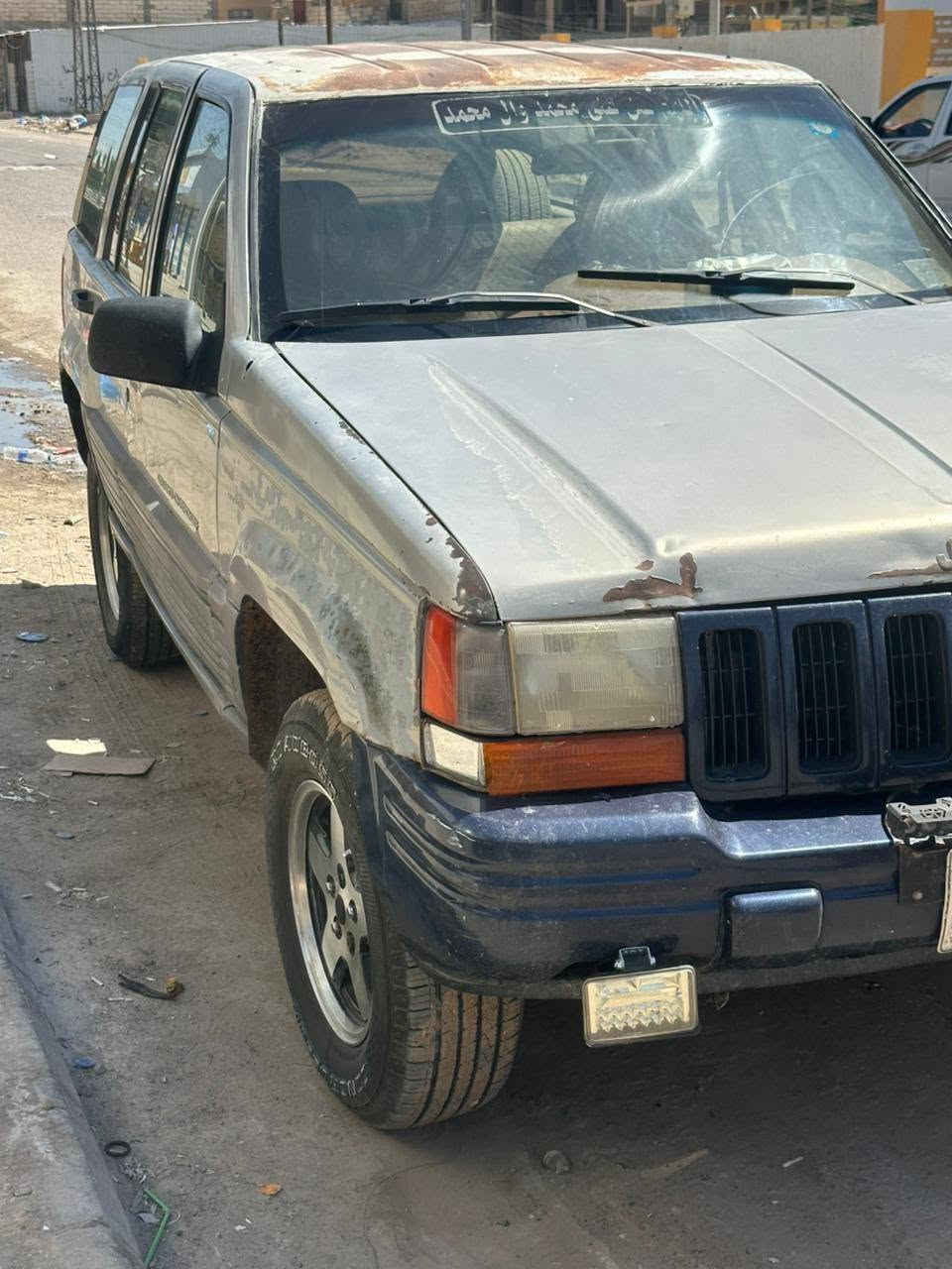 سلام عليكم جيب موديل ٩٣ مكينه وكير بطه ابو السنويه جيراني السياره خاليه من العيب الشرعي تخم تايرات السعر ٢٥ وبيه مجال ***********
