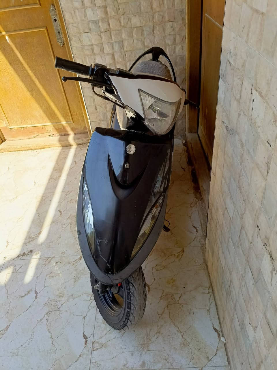 سلام عليكم دراجه ماكس للبيع
كلشي شغال سلف هندر كهربائيات مختمه كلها وي المكينه 
كابريته بلاديه مكينه ما مفتوحه كله ع لبلاد. مكاني بصره 
سعر مليون وبيهاا مجال 
شراي اتصل     ***********
